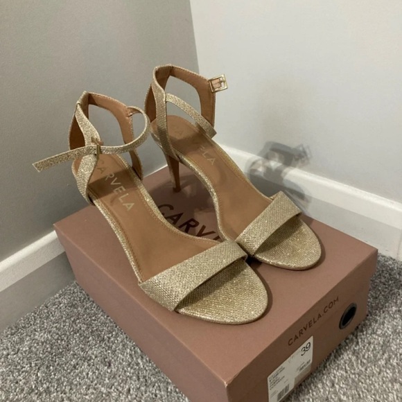 Carvela Shoes - Carvela Elegant Gold Heels